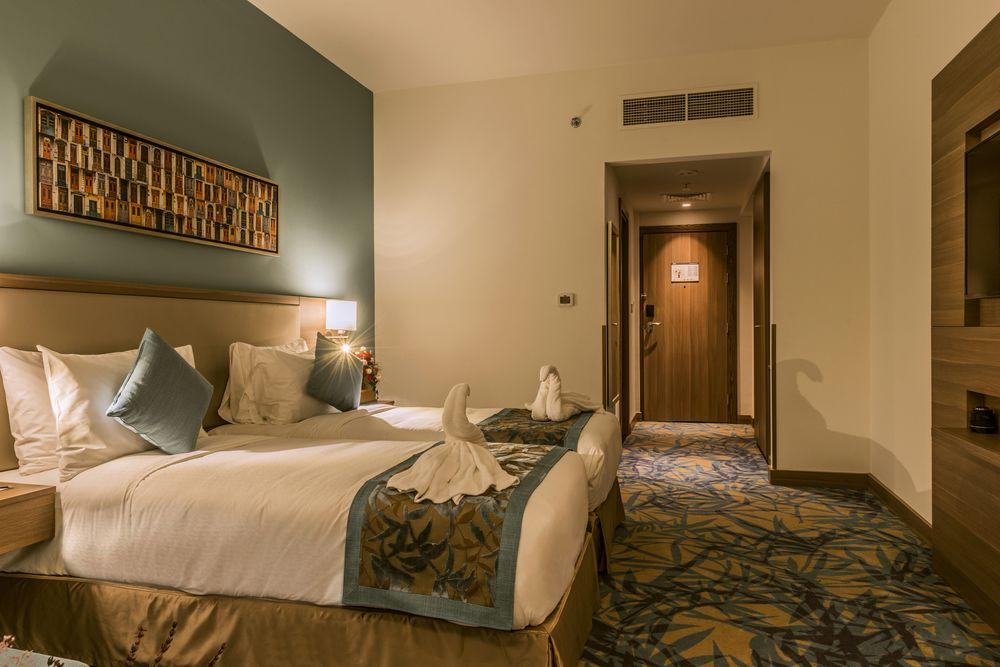 MENA Plaza Hotel Albarsha Dubái Exterior foto